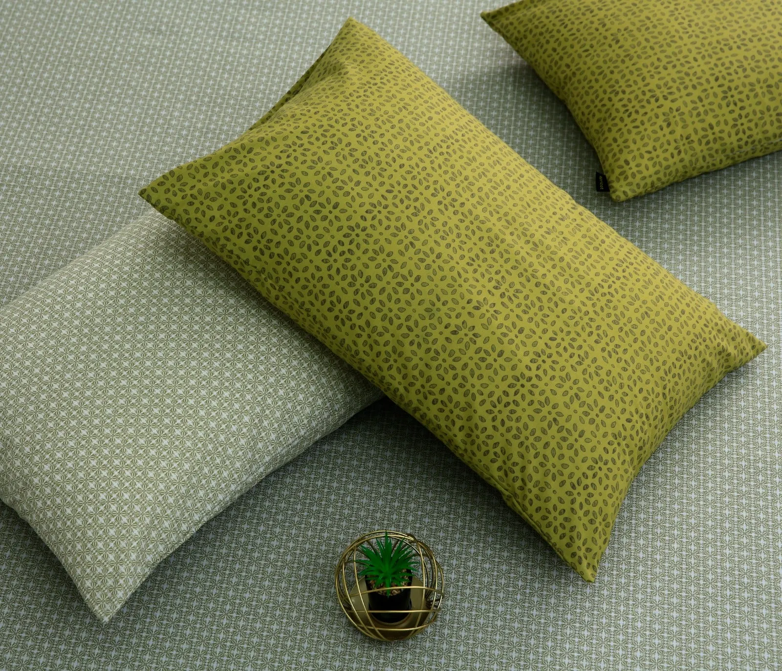 8 PCs Winter Comforter Set-Lime Texture