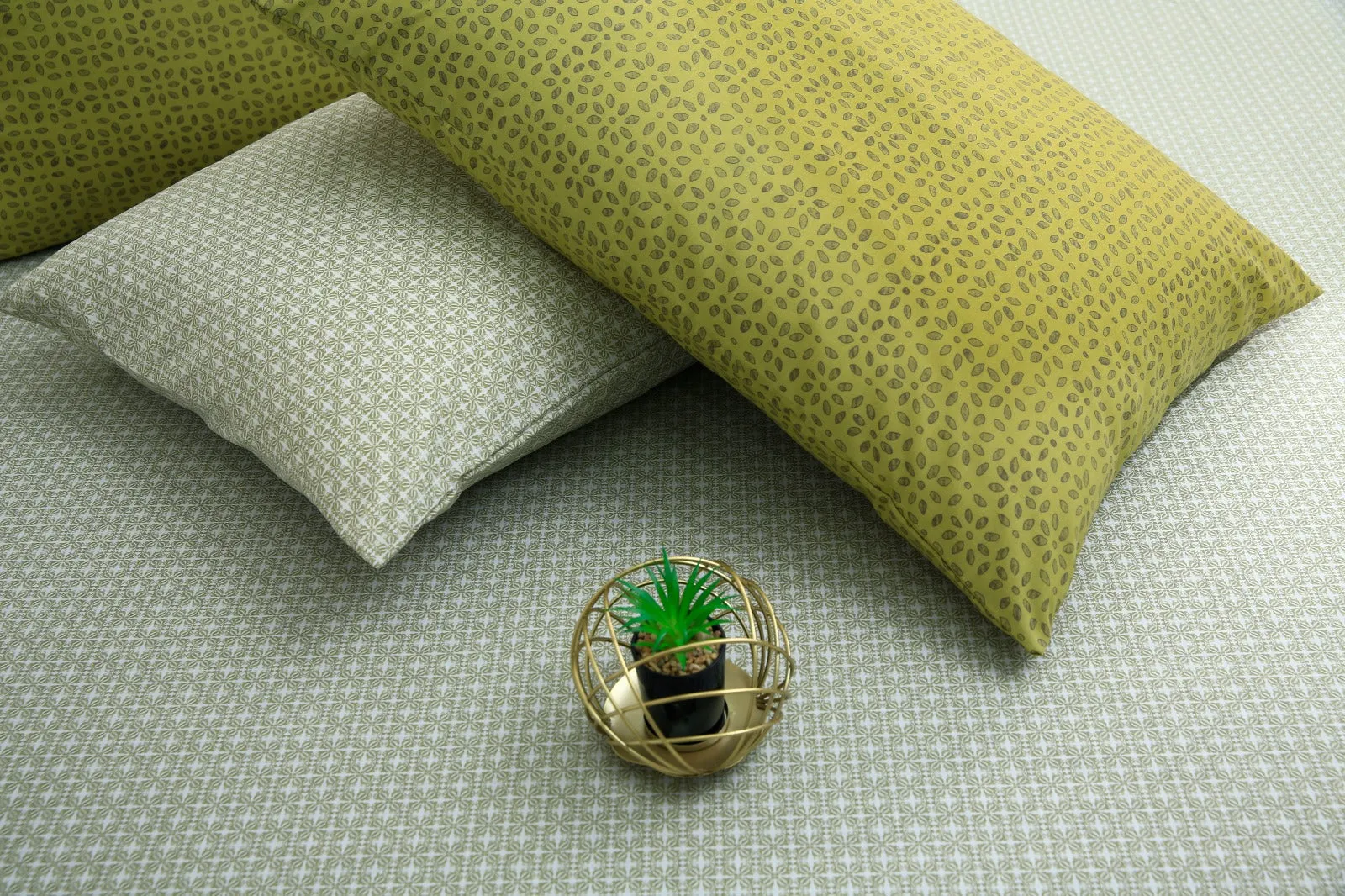 8 PCs Winter Comforter Set-Lime Texture