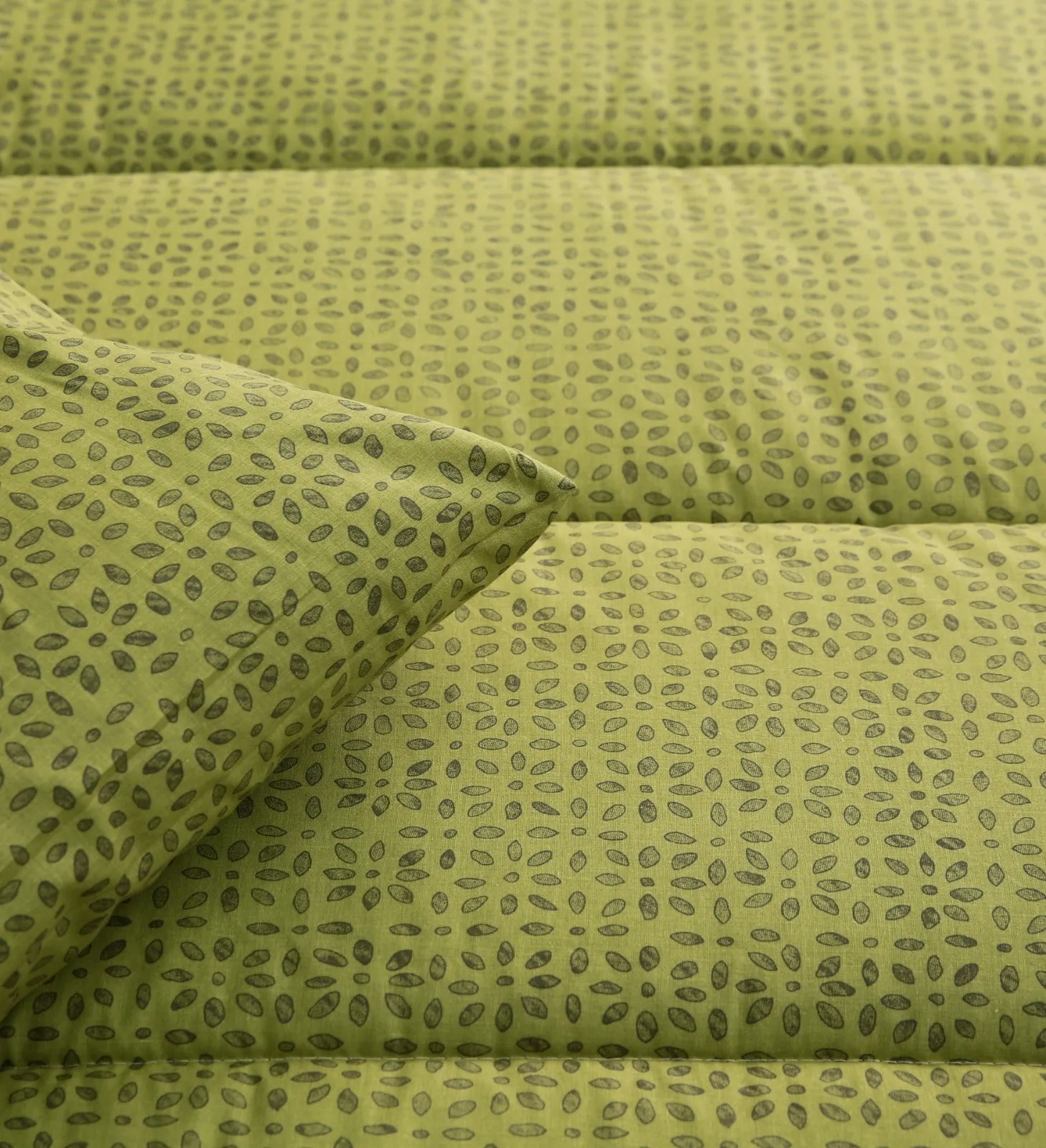 8 PCs Winter Comforter Set-Lime Texture