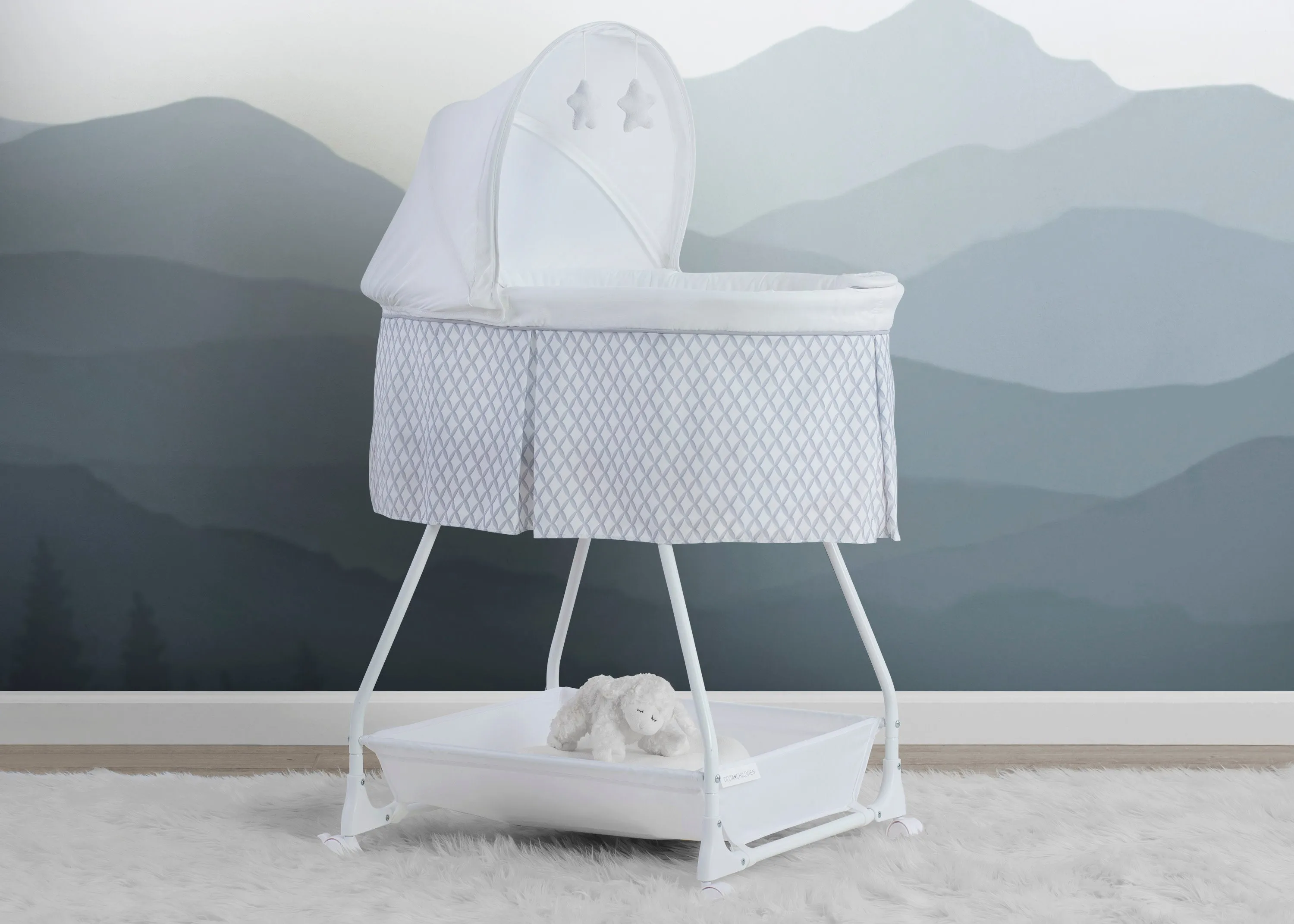 Deluxe Soothing Dreams Bassinet