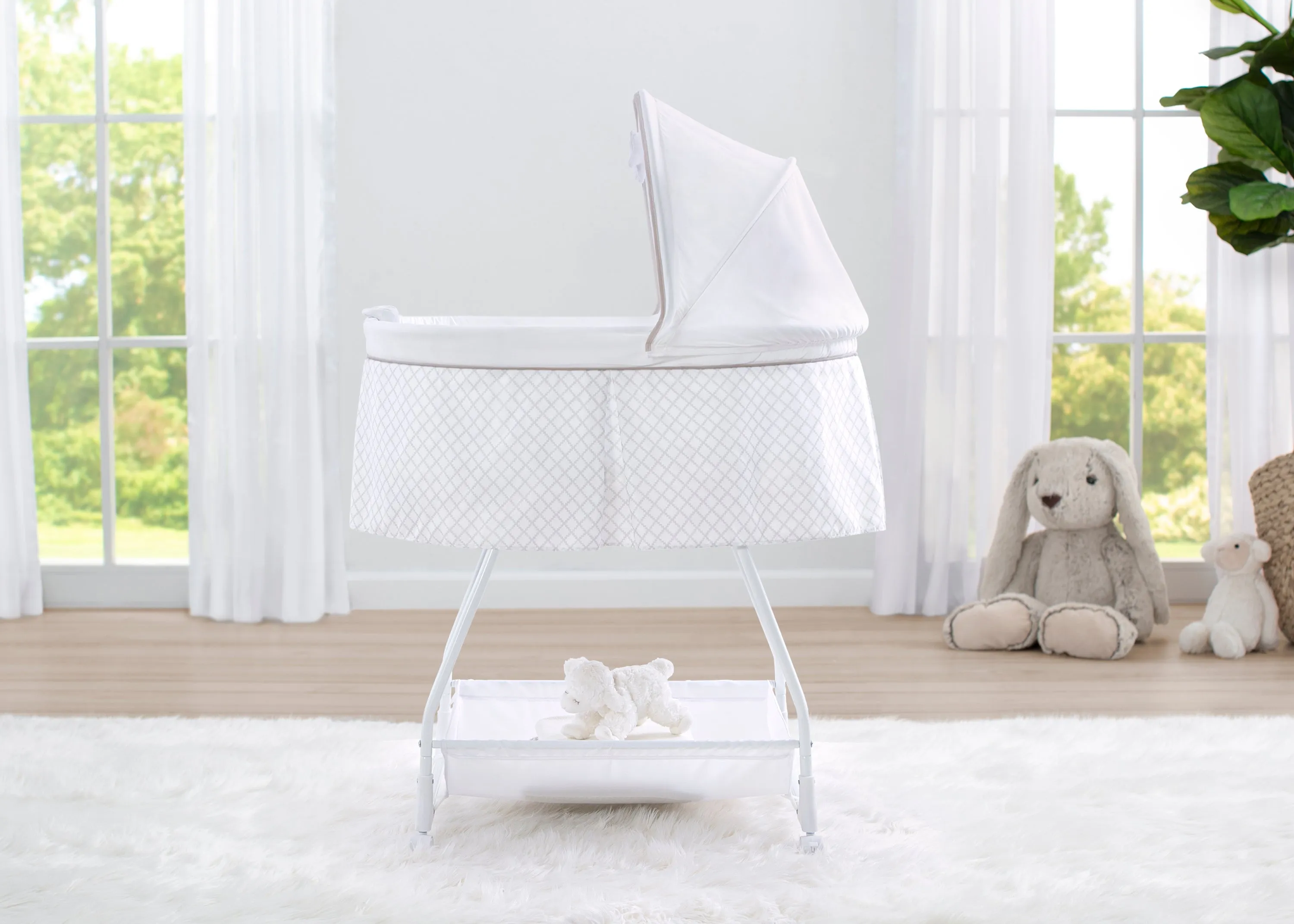 Deluxe Soothing Dreams Bassinet