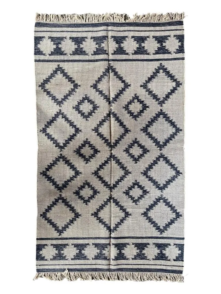 Hand Knotted Wool & Cotton RUG 31 (5x8 ft)