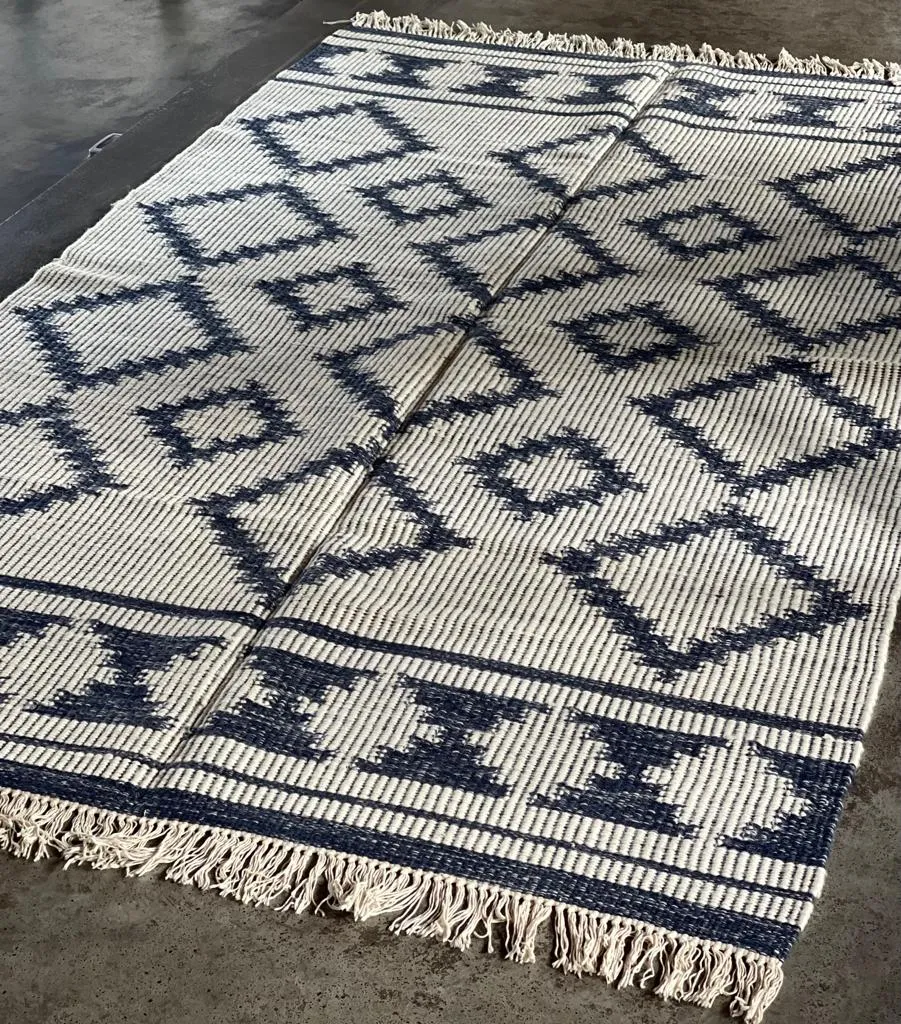 Hand Knotted Wool & Cotton RUG 31 (5x8 ft)