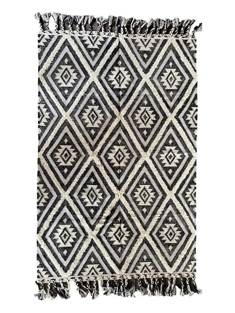 Hand Knotted Wool & Cotton RUG 39 (5x8 ft)