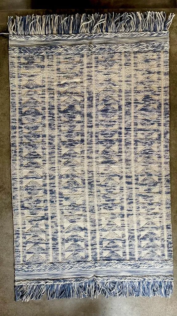 Hand Knotted Wool & Cotton RUG 51 (5x8 ft)