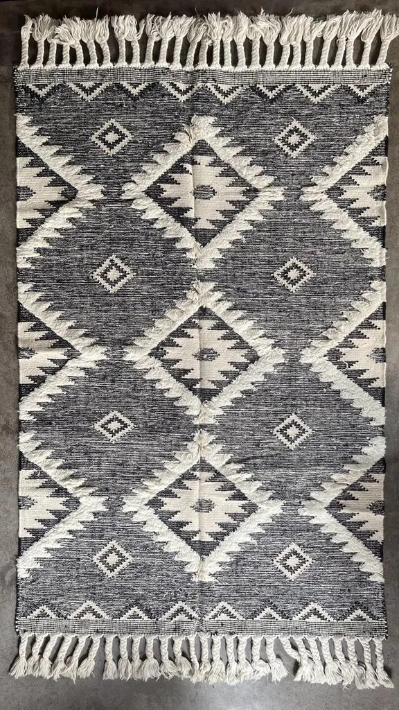 Hand Knotted Wool & Cotton RUG 64 (5x8 ft)