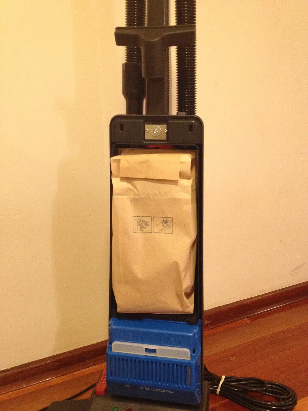 Nilco German Made Upright Commercial Vacuum Cleaner For Carpet NLA